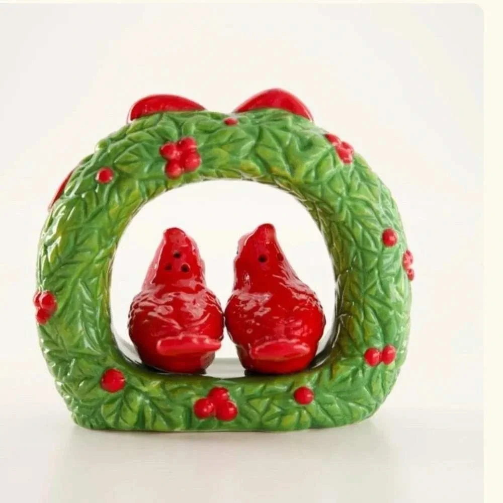 Red Cardinal Wreath Salt and Pepper Ceramic Set Christmas NEW 2026